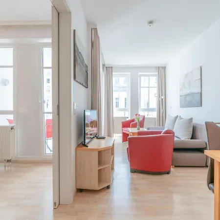 Komfortable Mit Balkon Apartment *